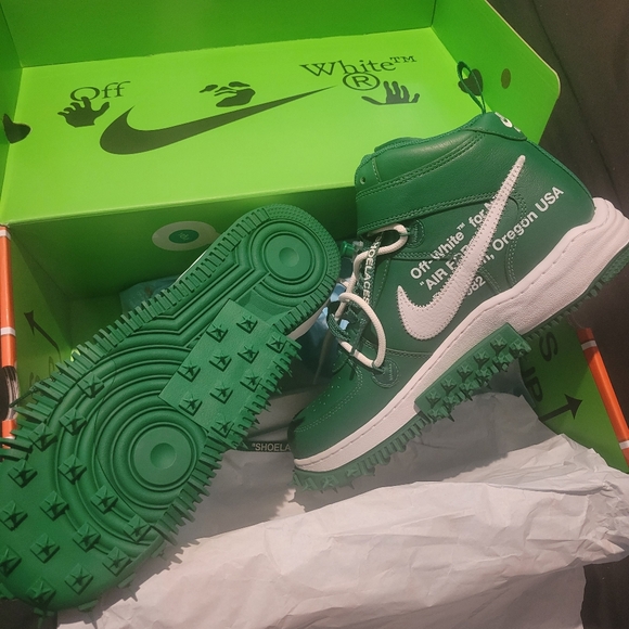 Off-White Green and White Low-Top Sneakers - Picture 5 of 11